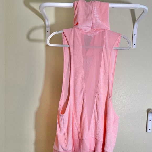 C&C California Sleeveless Drawstring Hoodie (NWT) - Picture 3 of 8